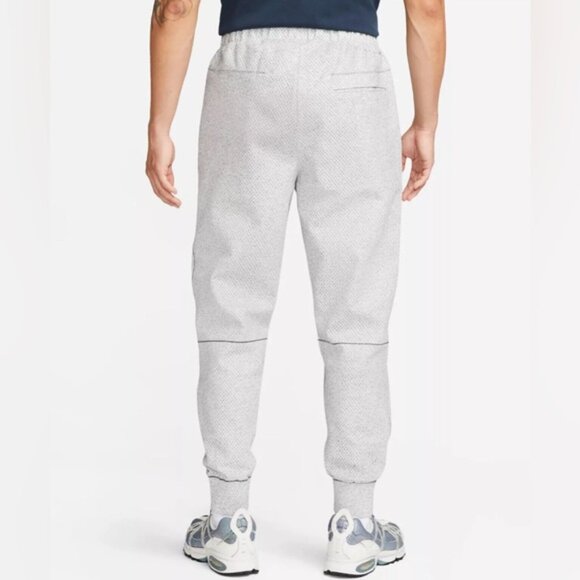 NWT Nike Forward Therma Fit ADV Tech Pack Gray Joggers Men's DQ4266-084 MEDIUM - Picture 3 of 16